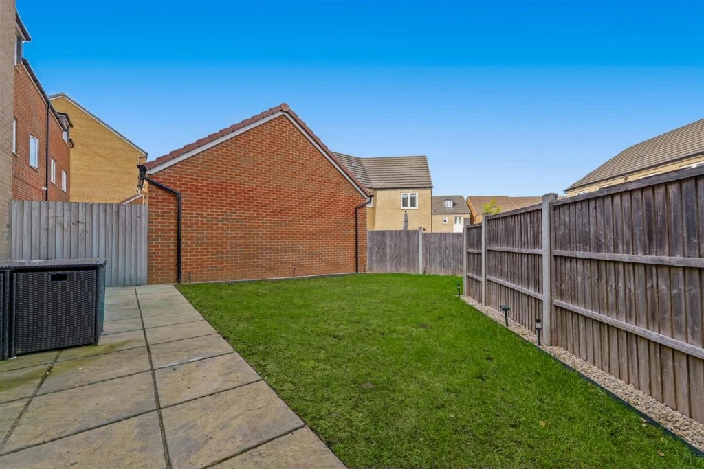 Kite Way, Hampton Vale, Peterborough - image 32