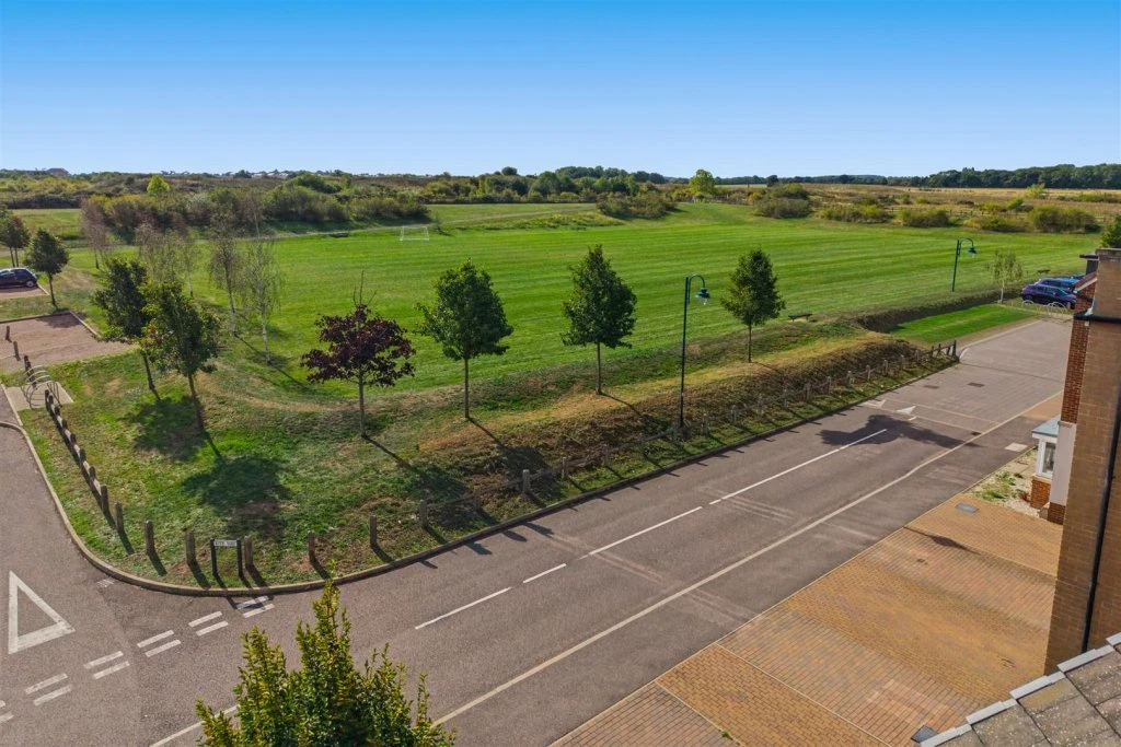 Kite Way, Hampton Vale, Peterborough - image 33