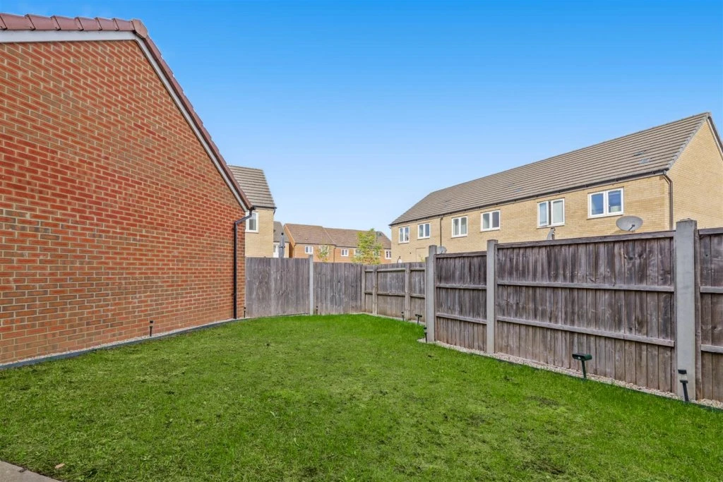 Kite Way, Hampton Vale, Peterborough - image 34