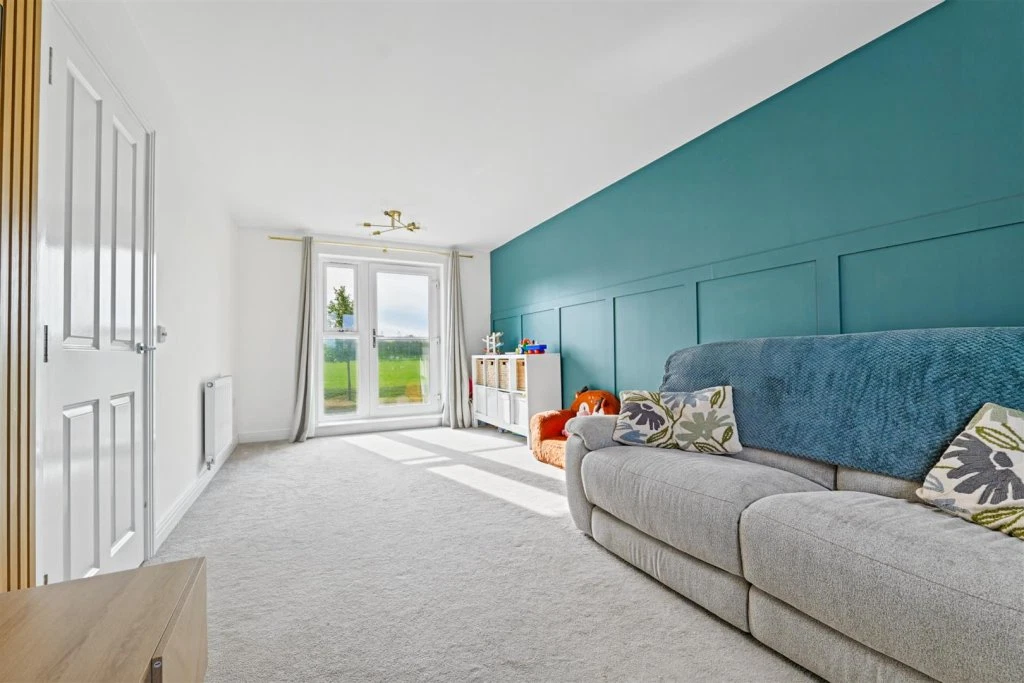 Kite Way, Hampton Vale, Peterborough - image 5