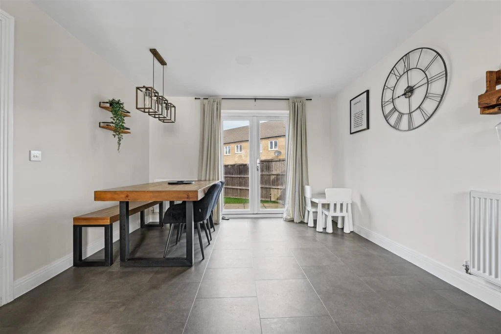 Kite Way, Hampton Vale, Peterborough - image 9