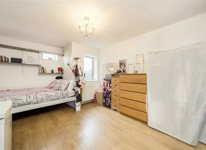 Ashford Road, Cricklewood, NW2 - image 2