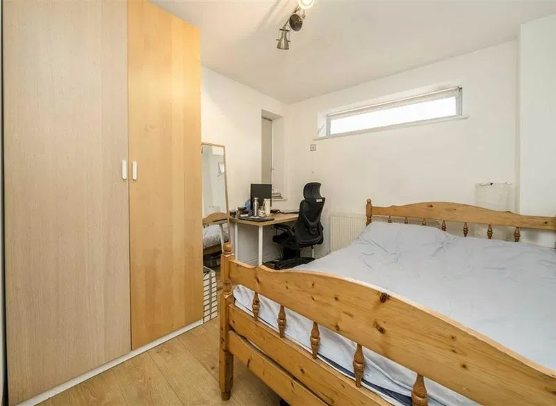 Ashford Road, Cricklewood, NW2 - image 3