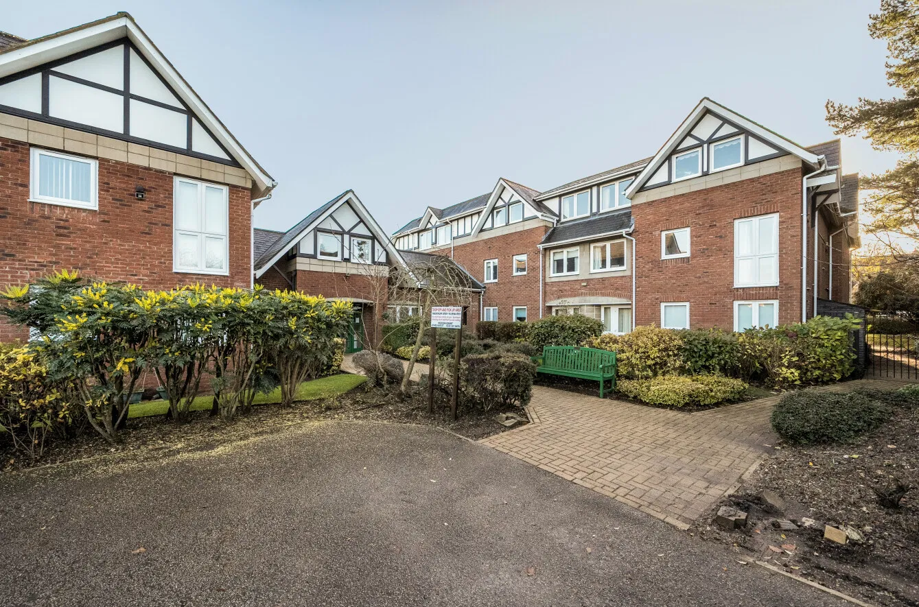 Barrow Lane, Hessle, East Riding of Yorkshire, HU13 - image 1
