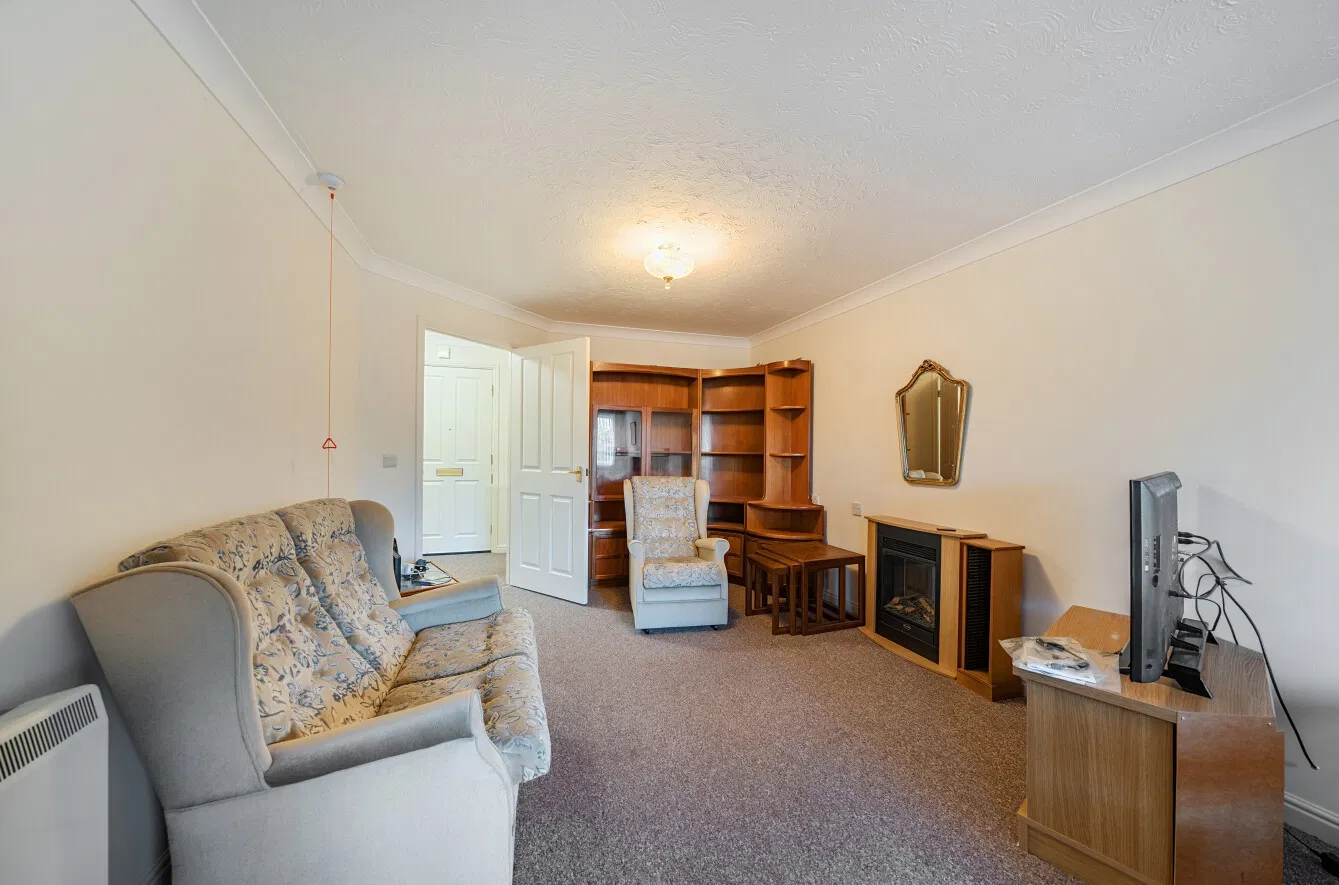 Barrow Lane, Hessle, East Riding of Yorkshire, HU13 - image 2
