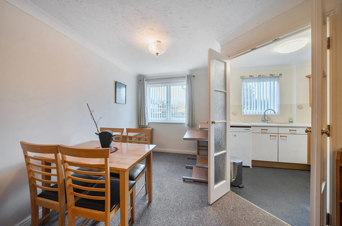 Barrow Lane, Hessle, East Riding of Yorkshire, HU13 - image 4