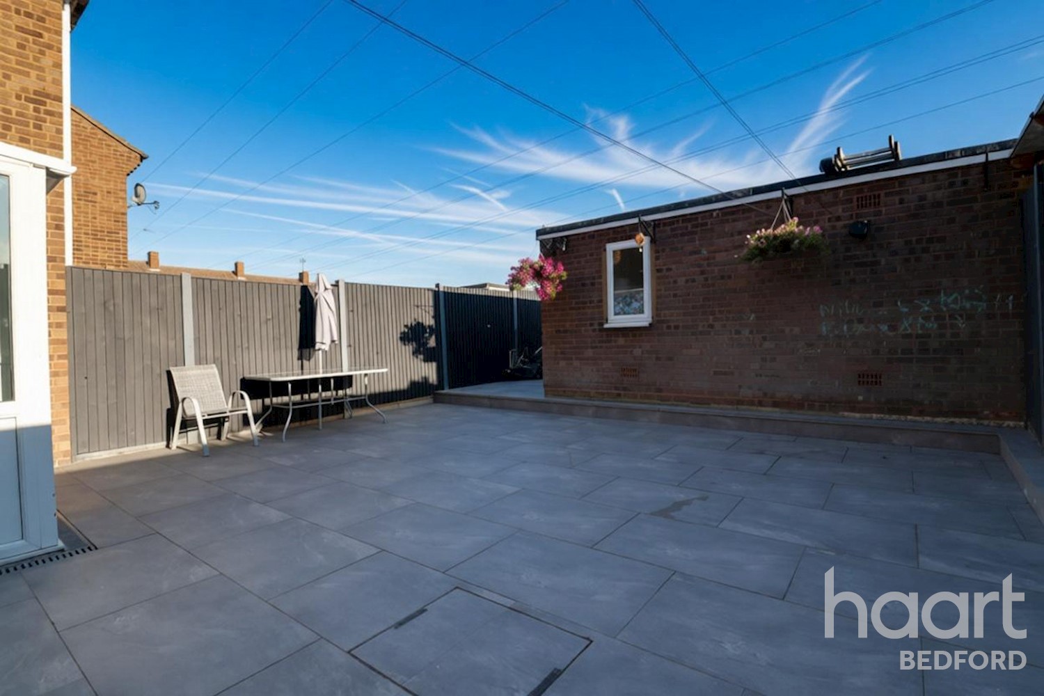Dearne Walk, Bedford, MK41 - image 8