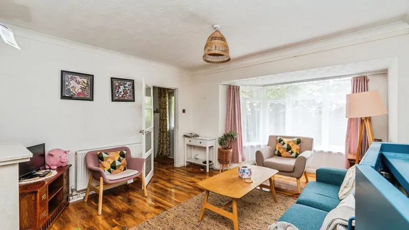 Leybourne Avenue, Southampton, Hampshire, SO18