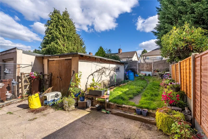 Hordern Grove, Newbridge, Wolverhampton, West Midlands, WV6 - image 2