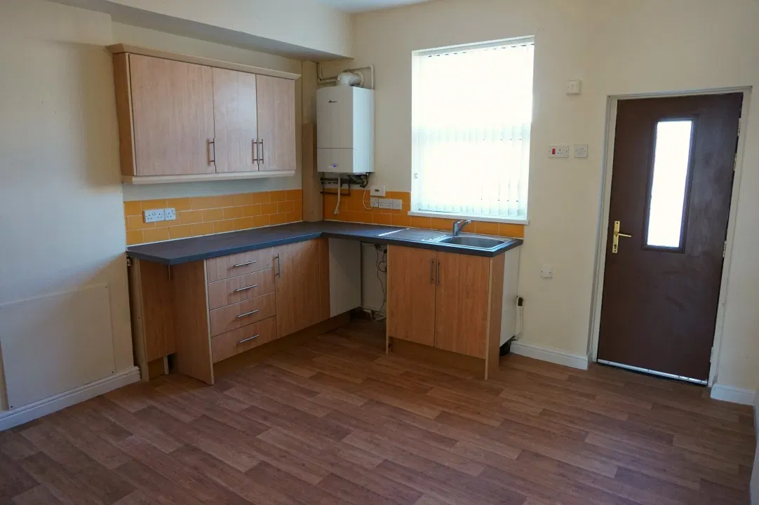 Lindley Street, Rotherham, S65 - image 2