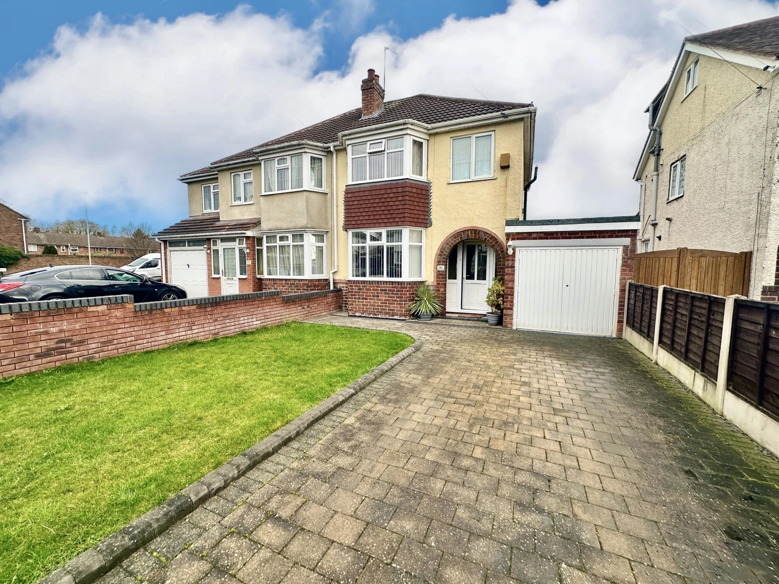 Hyde Road, Wednesfield, WV11 - image 1