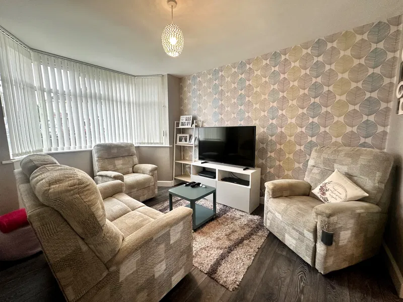 Hyde Road, Wednesfield, WV11 - image 2