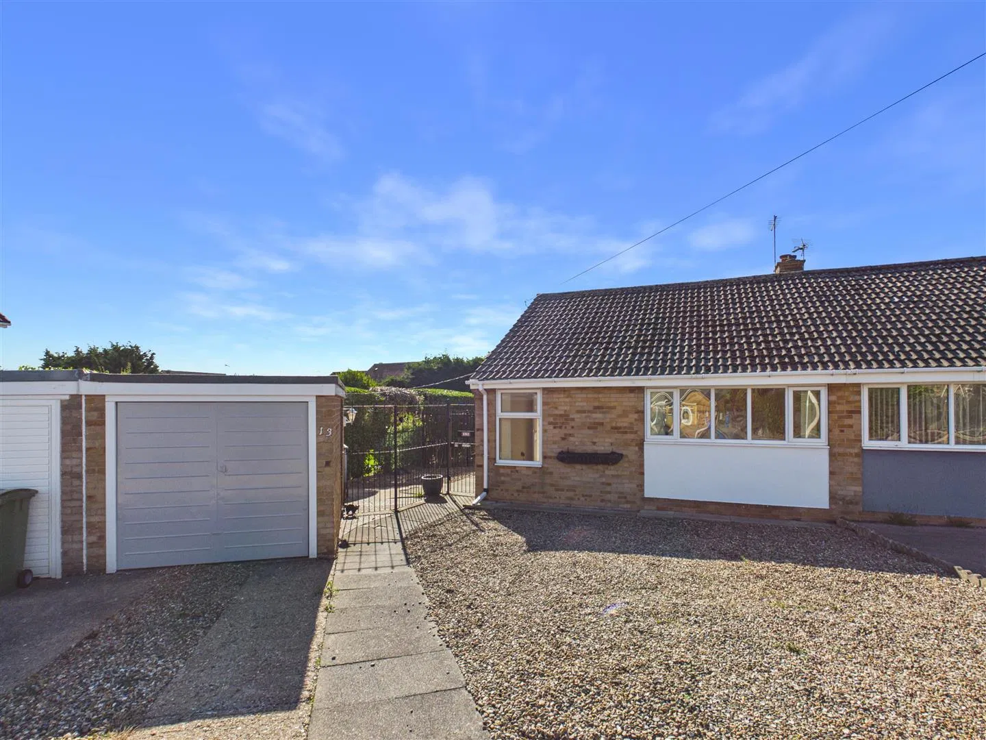 Alexandra Drive, Beverley, HU17 8PG - image 1
