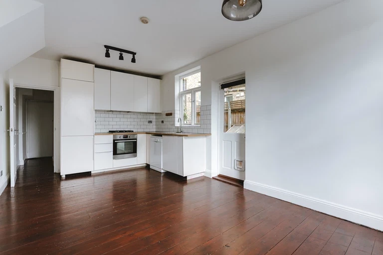 Albert Road, London, E10 - image 10