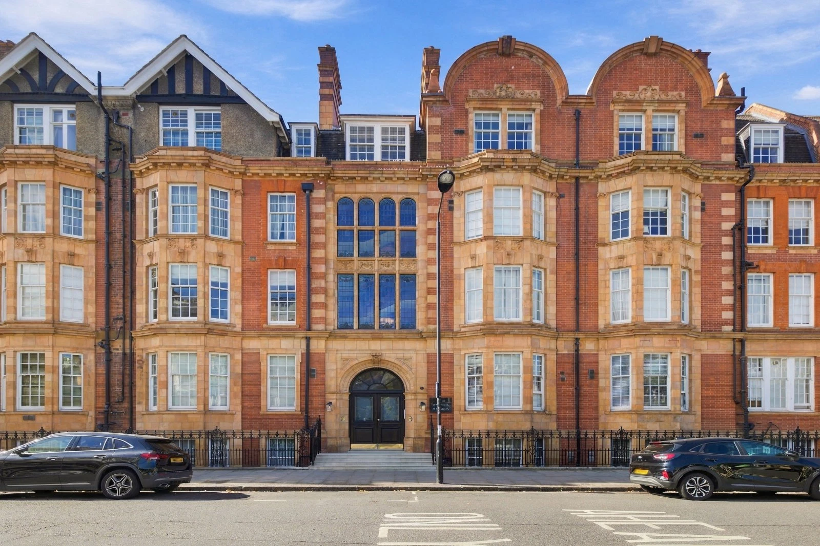 Warwick Mansions, Cromwell Crescent, Kensington & Chelsea, London, SW5 - image 1