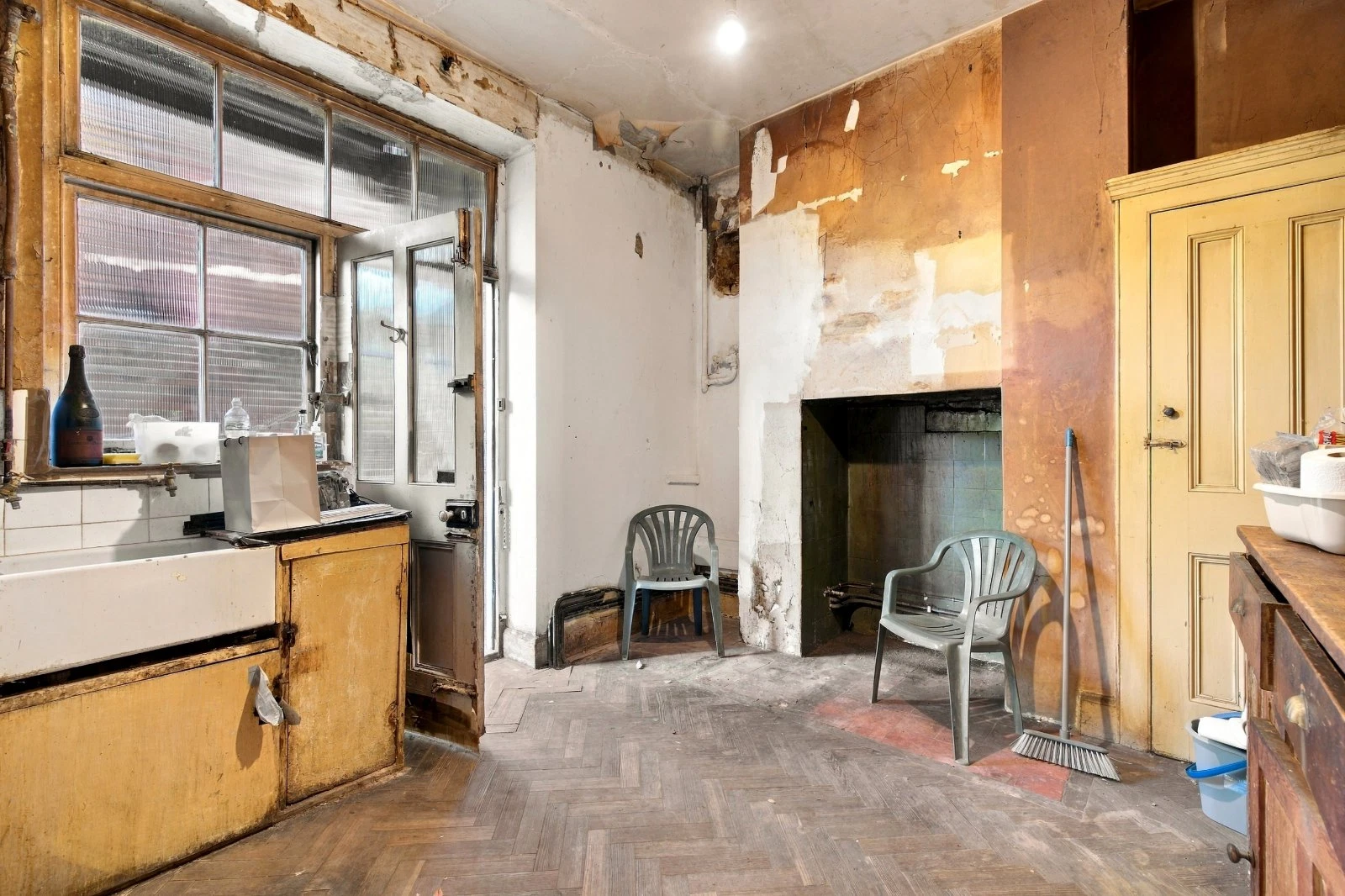 Warwick Mansions, Cromwell Crescent, Kensington & Chelsea, London, SW5 - image 8