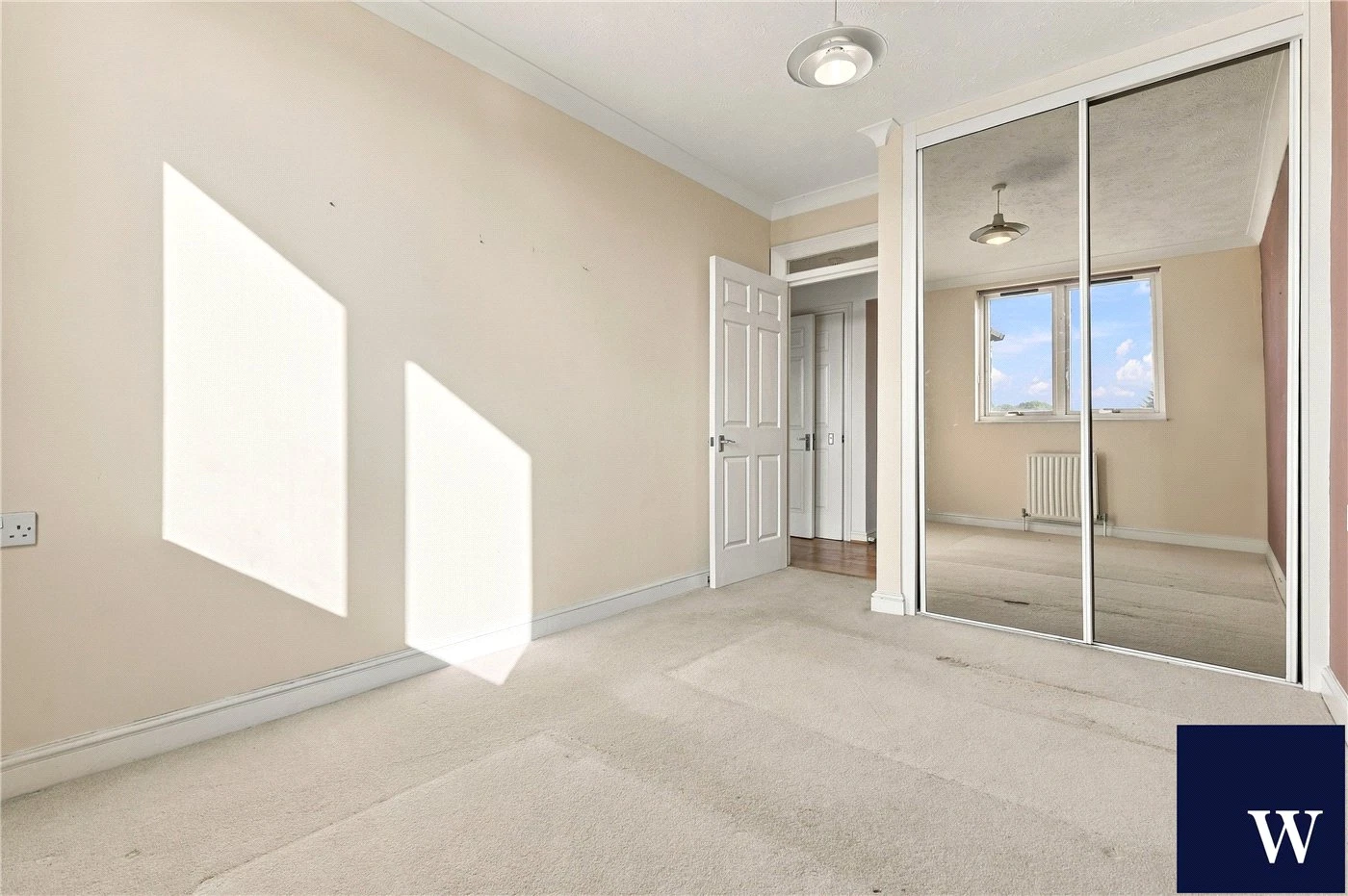 Hamilton Square, Sandringham Gardens, Finchley, London, N12 - image 15