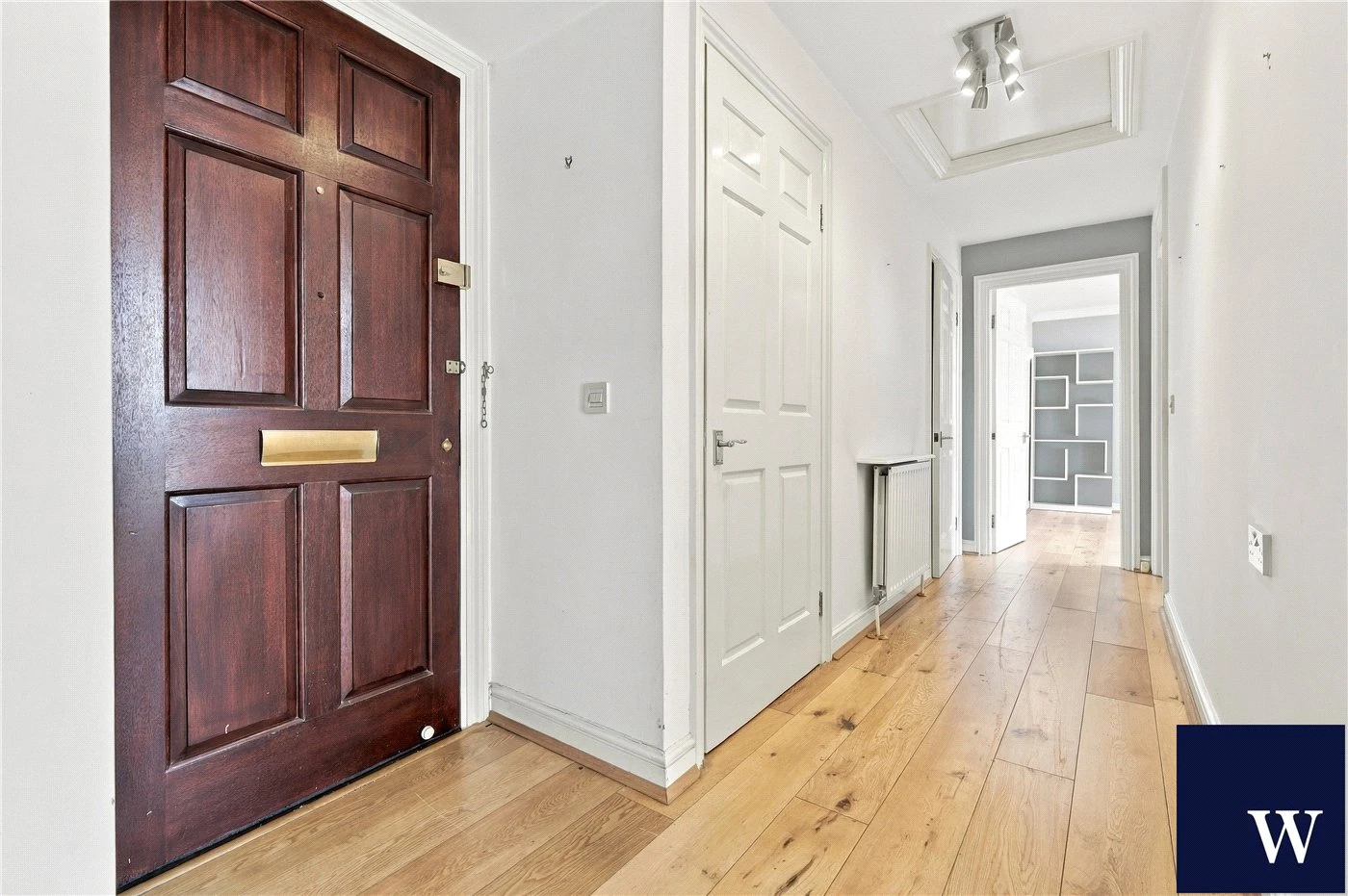 Hamilton Square, Sandringham Gardens, Finchley, London, N12 - image 2