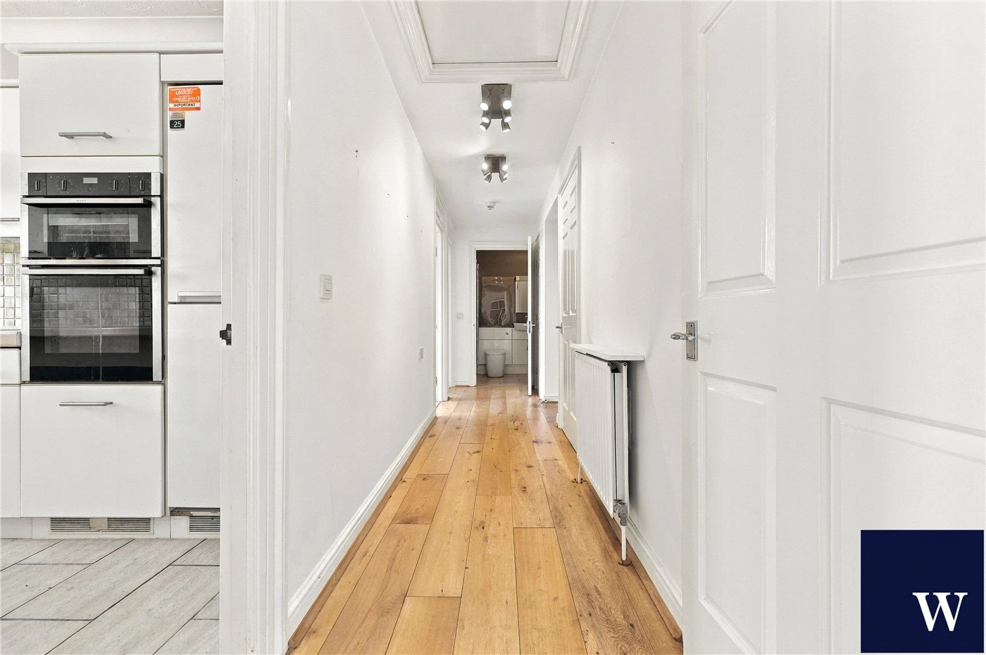 Hamilton Square, Sandringham Gardens, Finchley, London, N12 - image 6
