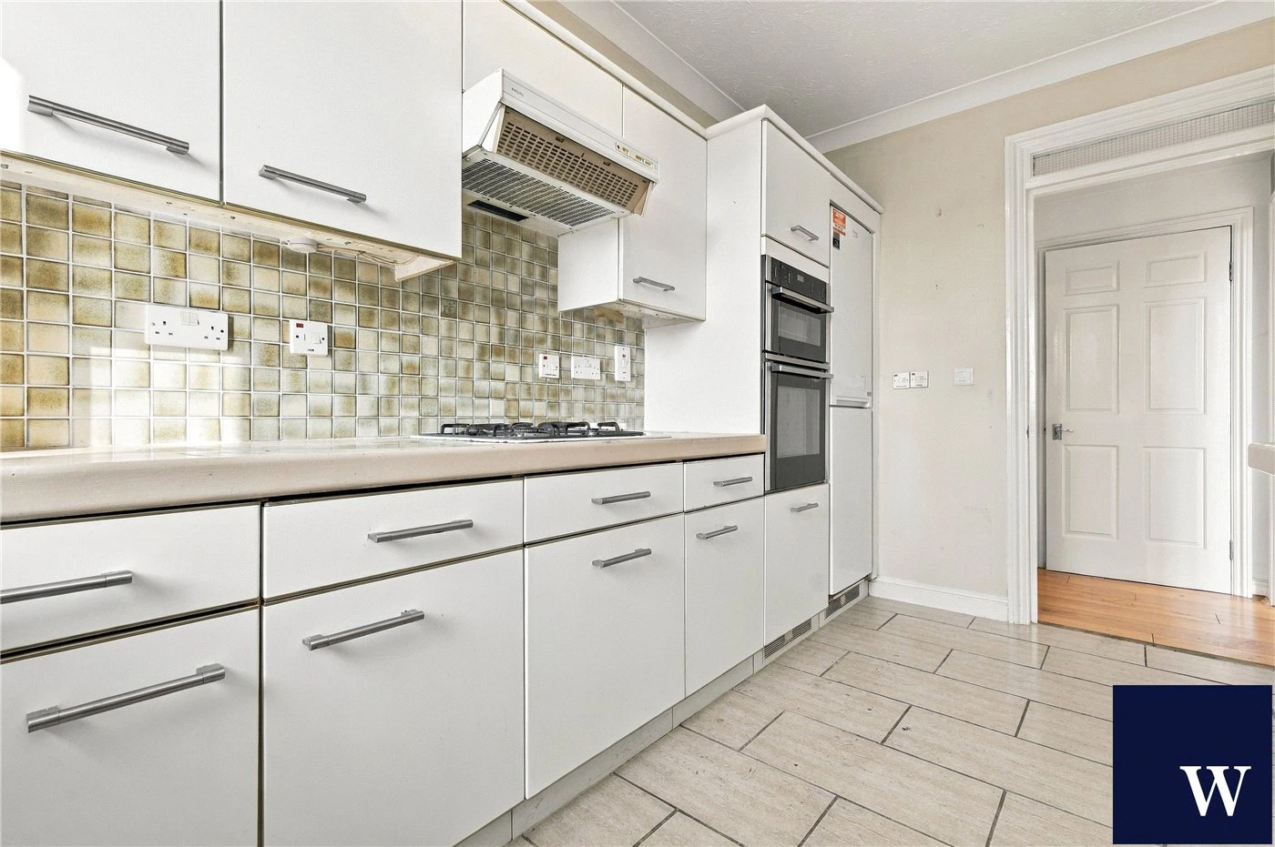 Hamilton Square, Sandringham Gardens, Finchley, London, N12 - image 7