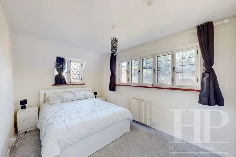 Old Martyrs, Crawley, RH11 - image 3