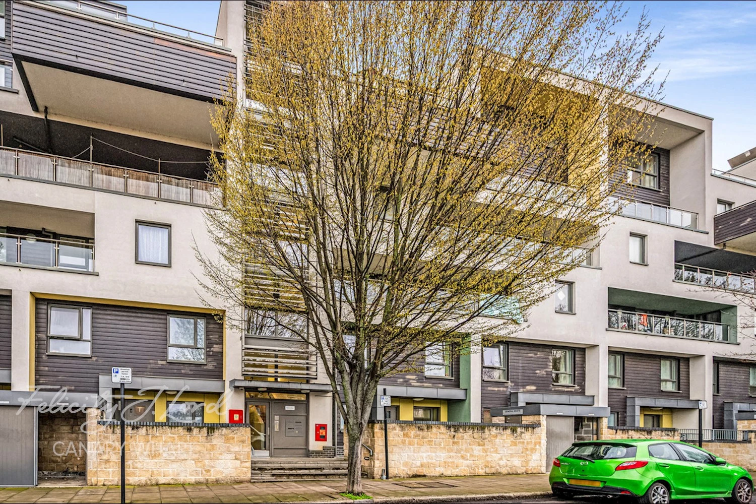 Holystone Court, Tiller Road, London, E14 - image 2