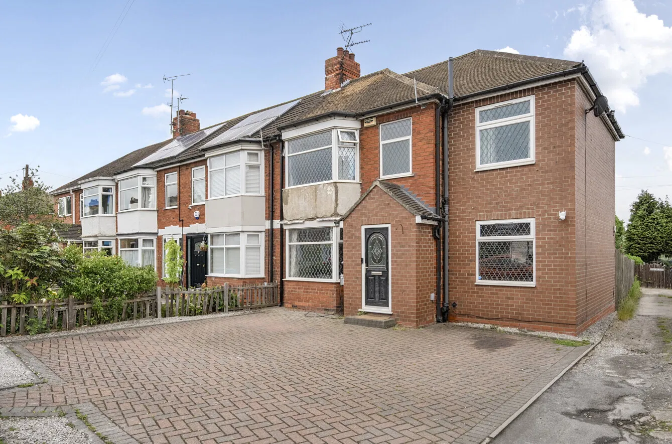 Main Street, Willerby, Hull, HU10 - image 1