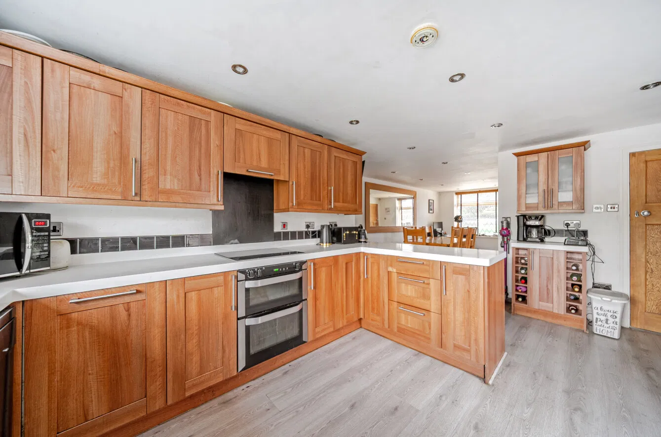 Main Street, Willerby, Hull, HU10 - image 5