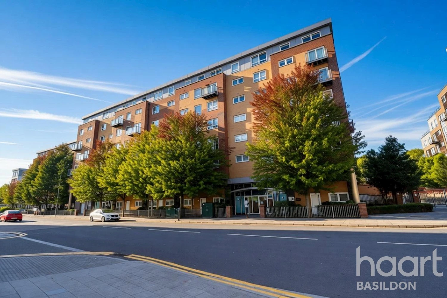 Cherrydown East, Basildon, SS16 - image 1