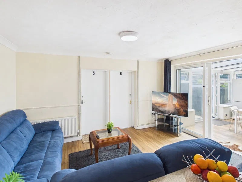 Ulcombe Gardens, Canterbury, CT2 7QZ - image 2