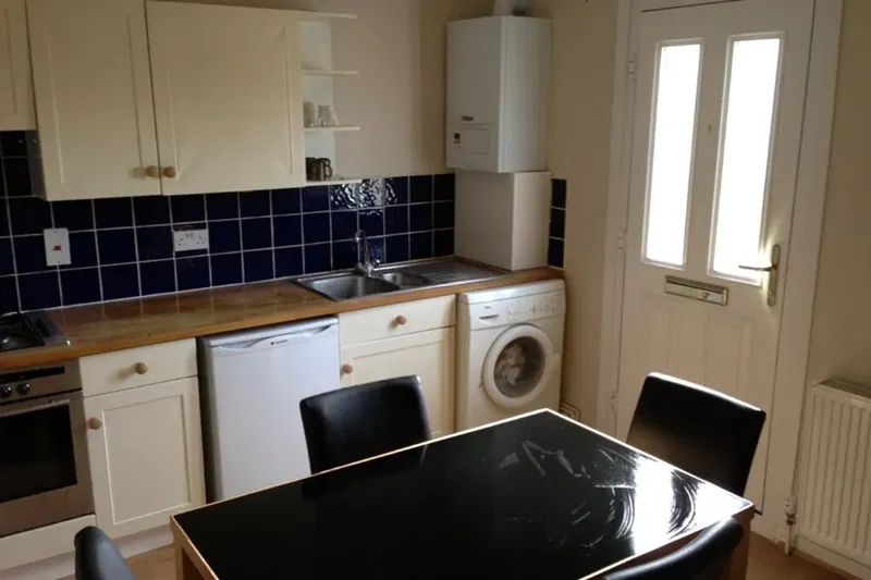 Crown Lane, Streatham - image 2