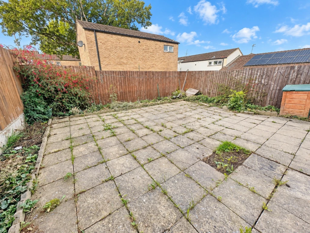 Saxilby Close, Corby, NN18 9BH - image 3