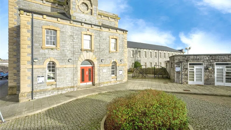 Longfield Place, Plymouth, Devon, PL4