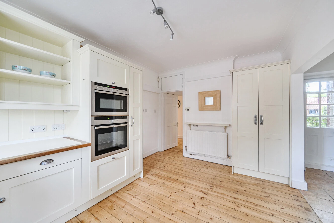 Fortis Green, London, N10 - image 11
