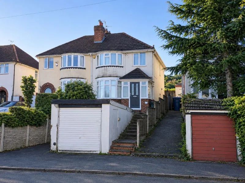 79 Lyde Green, Halesowen, B63 2PS