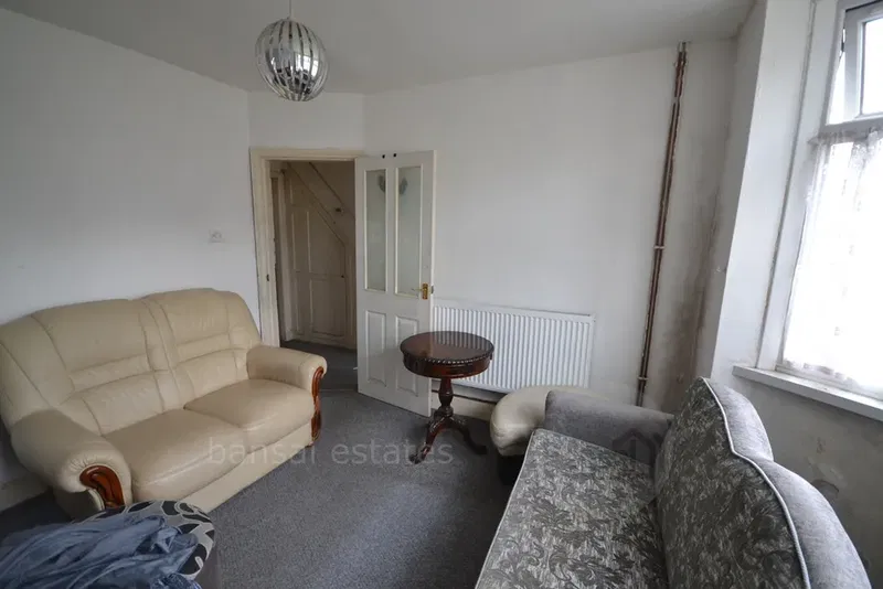 Cheveral Avenue, Radford, CV6 - image 3