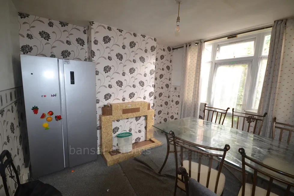 Cheveral Avenue, Radford, CV6 - image 4