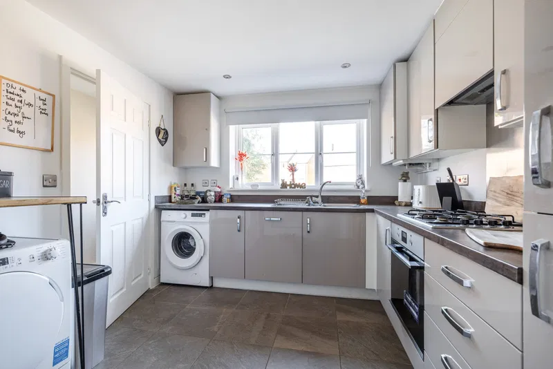 Acorn Close, Hellesdon - image 2