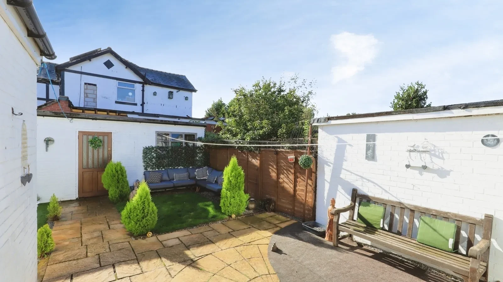 Spring Grove Crescent, Kidderminster, Worcestershire, DY11 - image 18