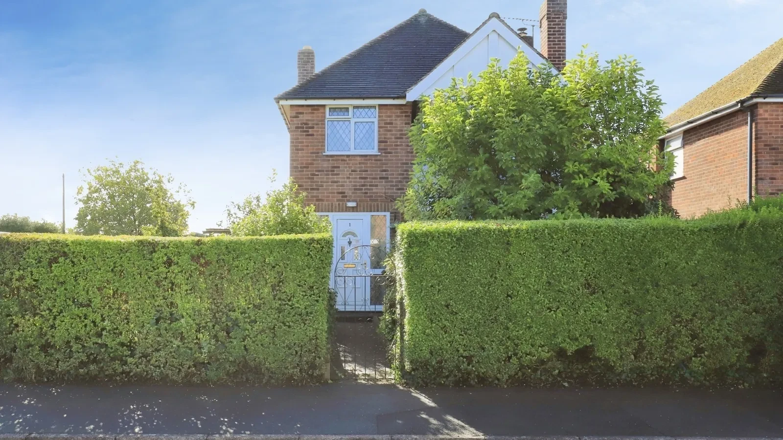 Spring Grove Crescent, Kidderminster, Worcestershire, DY11 - image 1