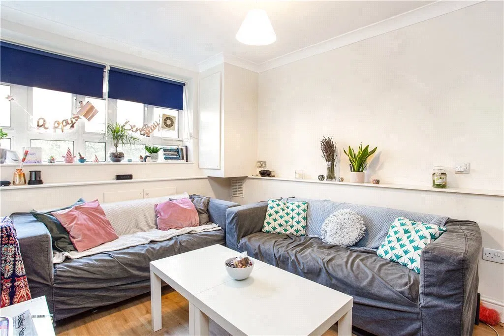Normanton House, Oaklands Estate, London - image 2