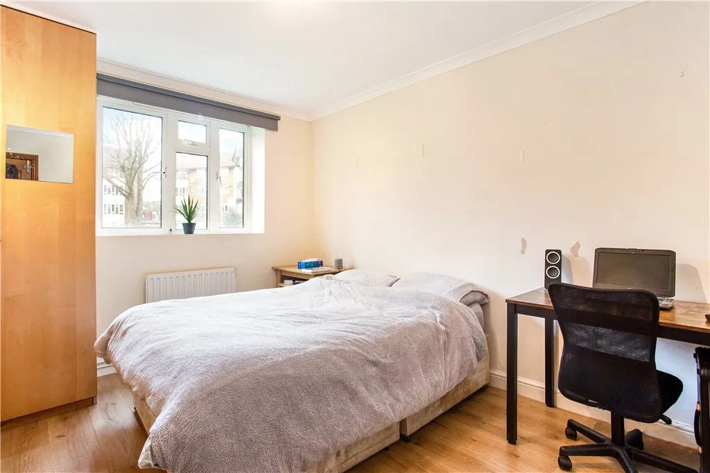 Normanton House, Oaklands Estate, London - image 5