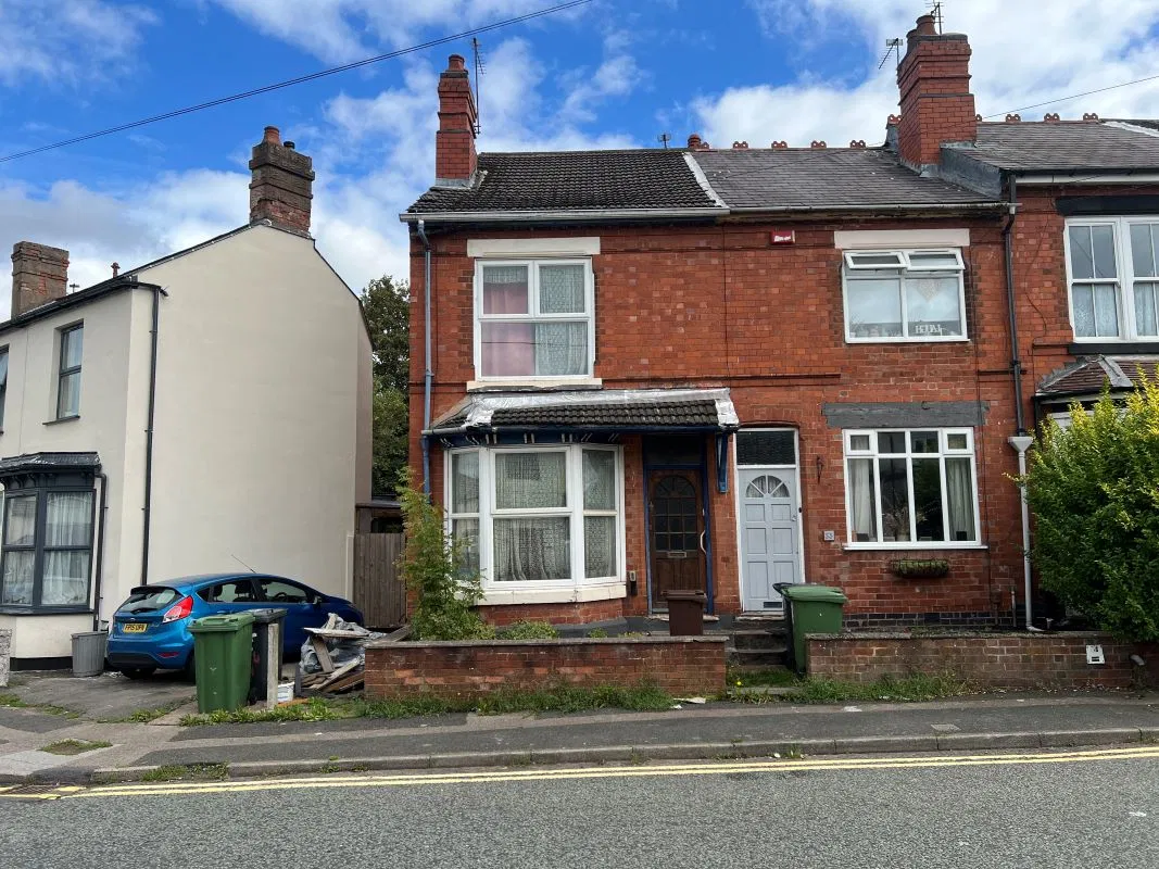 31 Court Road, Wolverhampton, WV6 0JN - image 1