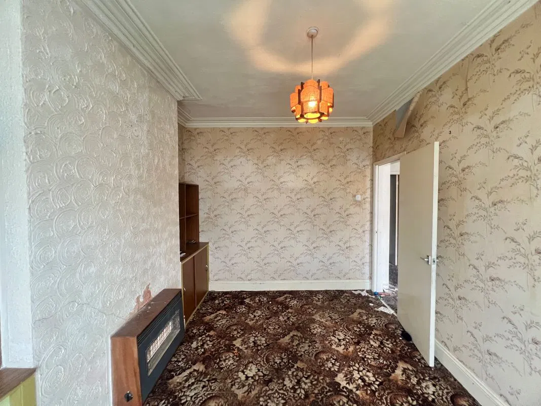 31 Court Road, Wolverhampton, WV6 0JN - image 4