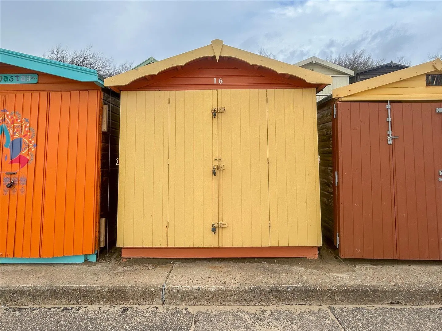 Beach Hut, Marine Parade East, Clacton-on-Sea, CO15 5AH - image 5