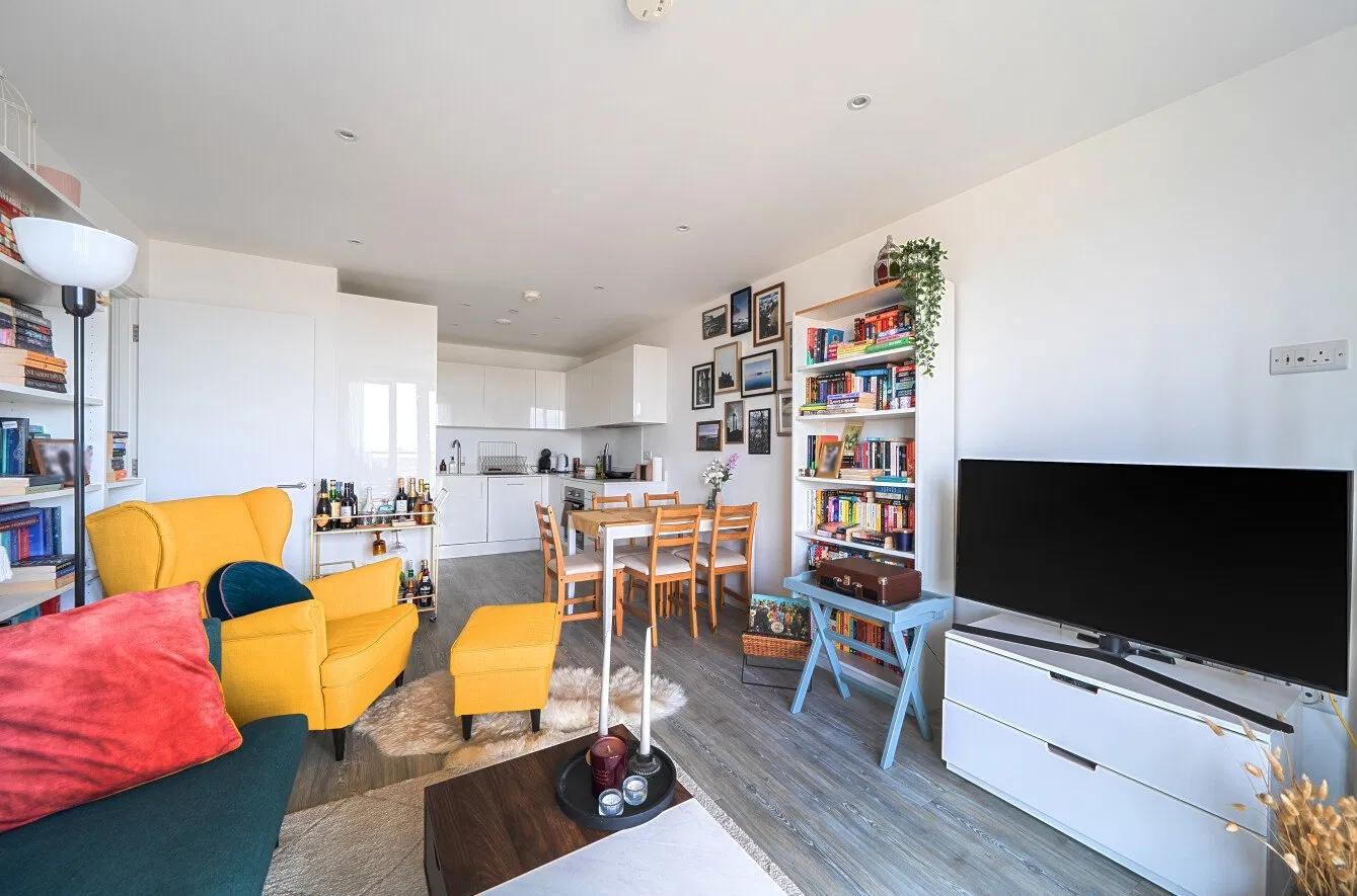 Winchelsea Road, London, NW10 8GZ - image 4