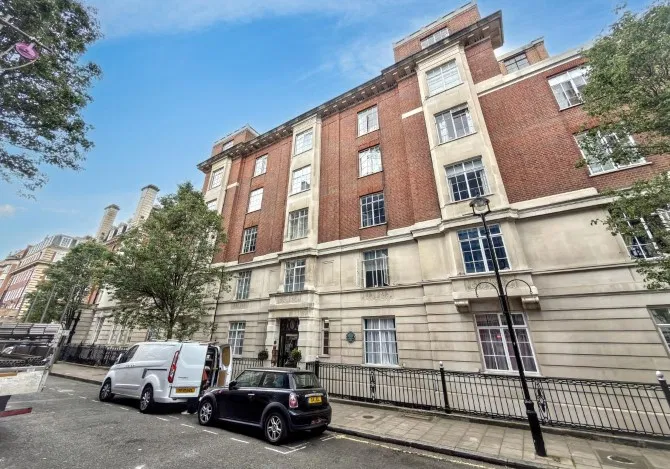 Flat 54, 105 Hallam Street, Marylebone, London, W1W 5HE - image 1