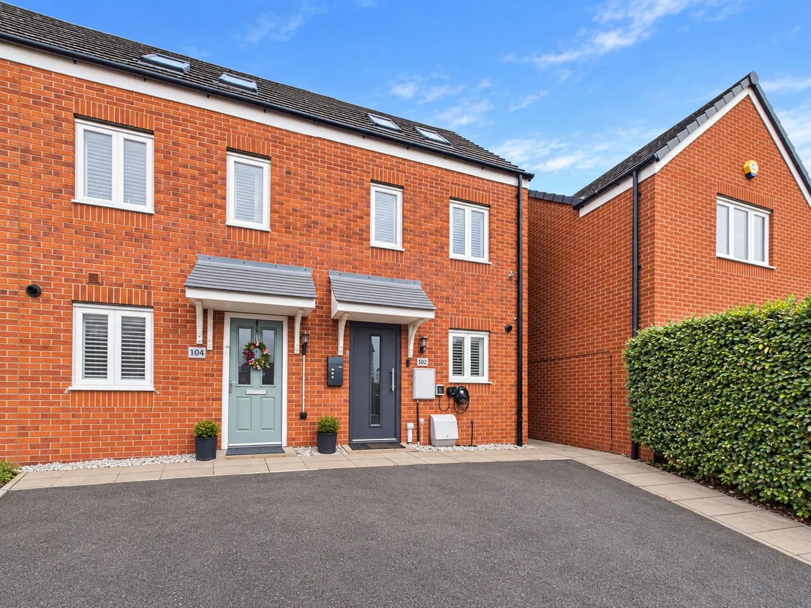 Winding House Drive, Hednesford, WS12 - image 1