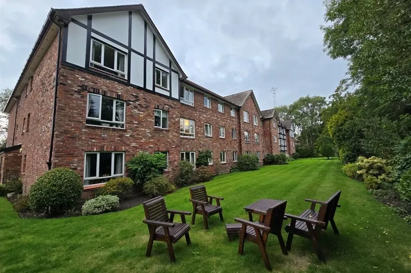 Grove Avenue, Wilmslow