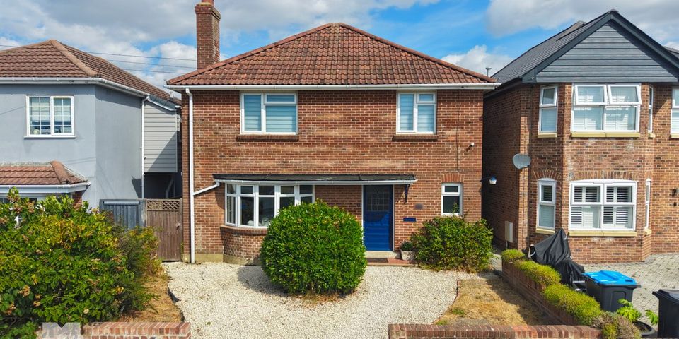 Avon Road West, Christchurch, BH23 2DF